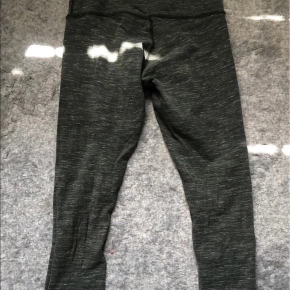 Lululemon Hi-Rise Dark Green Wunder Under Crops - Picture 4 of 6